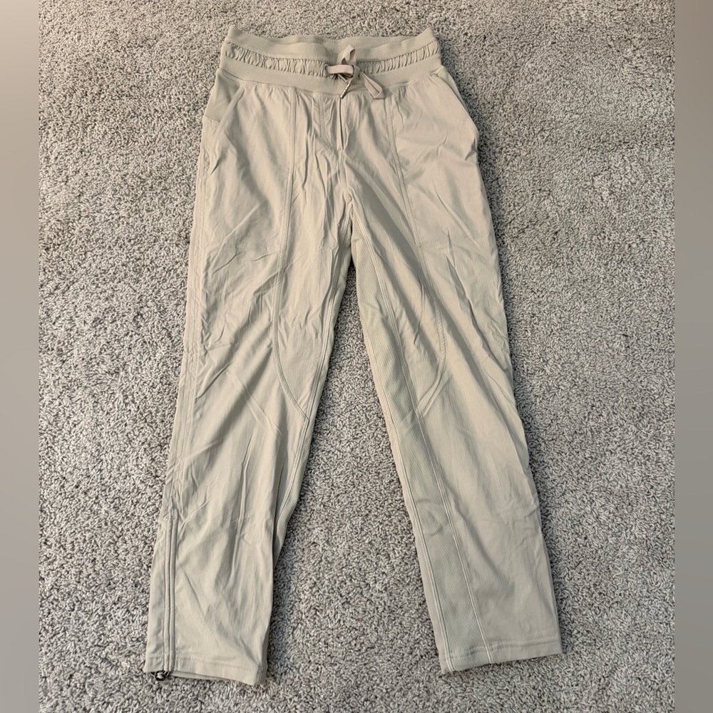 Lululemon Dance Studio Mid-Rise Cropped Pant, Size 2